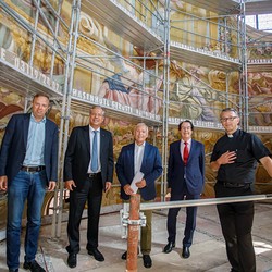 Pfarrer Mag. Dietmar Grünwald, Franz Küberl (Obmann des 'Verein Freunde und Förderer der Basilika Mariatrost'), DI Christian Purrer (Vorstandssprecher Energie Steiermark und Ko-Vorsitzender 'Zukunfstkomitee Basilika Mariatrost', Spendenpartner), Mag.
